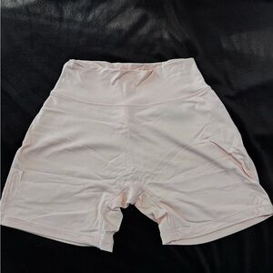 Women's High-Waisted Shorts - Light Pink